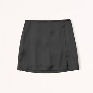 NEW WITH TAGS - Abercrombie Satin Mini Skort